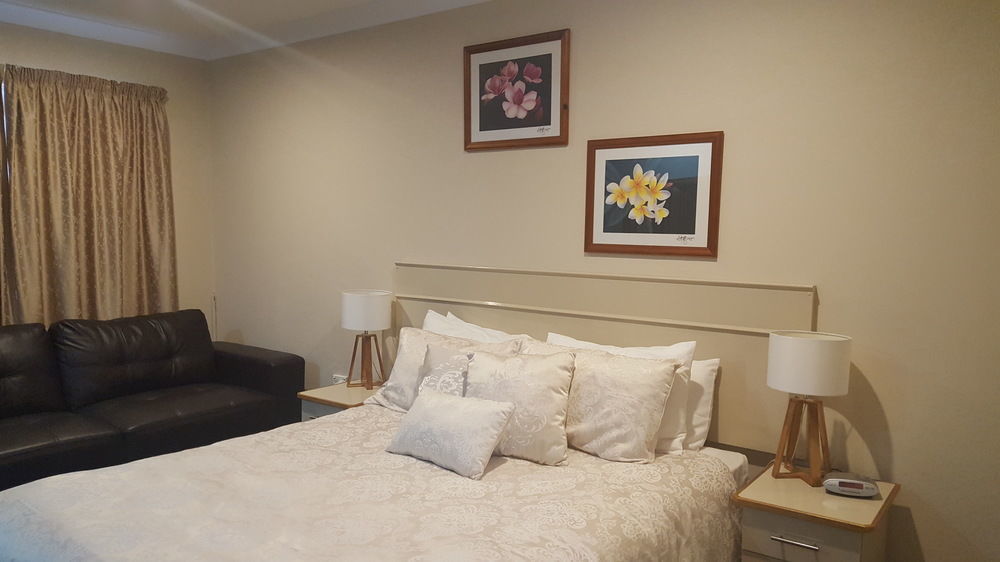 Almond Inn タムワース エクステリア 写真