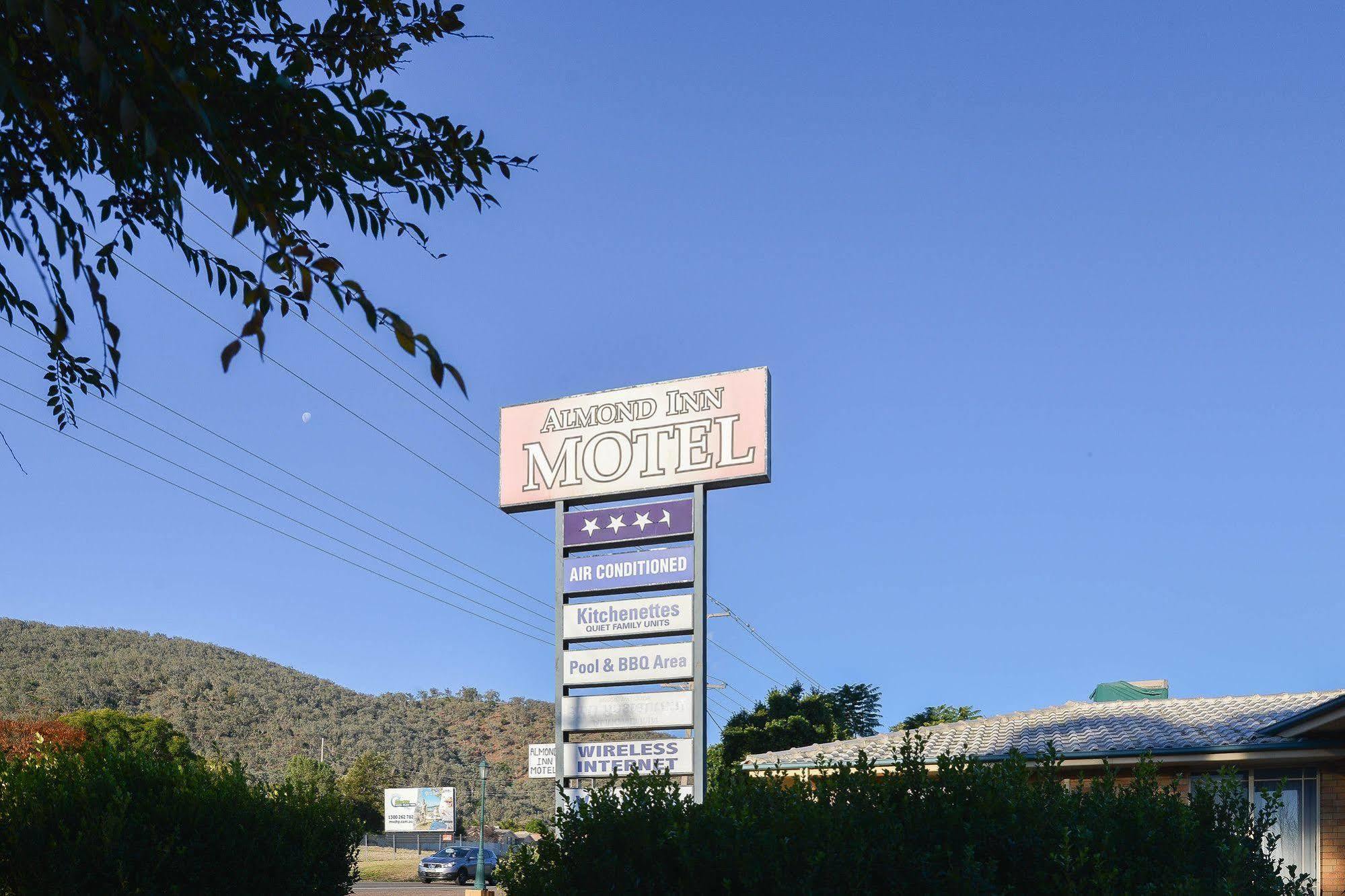 Almond Inn タムワース エクステリア 写真