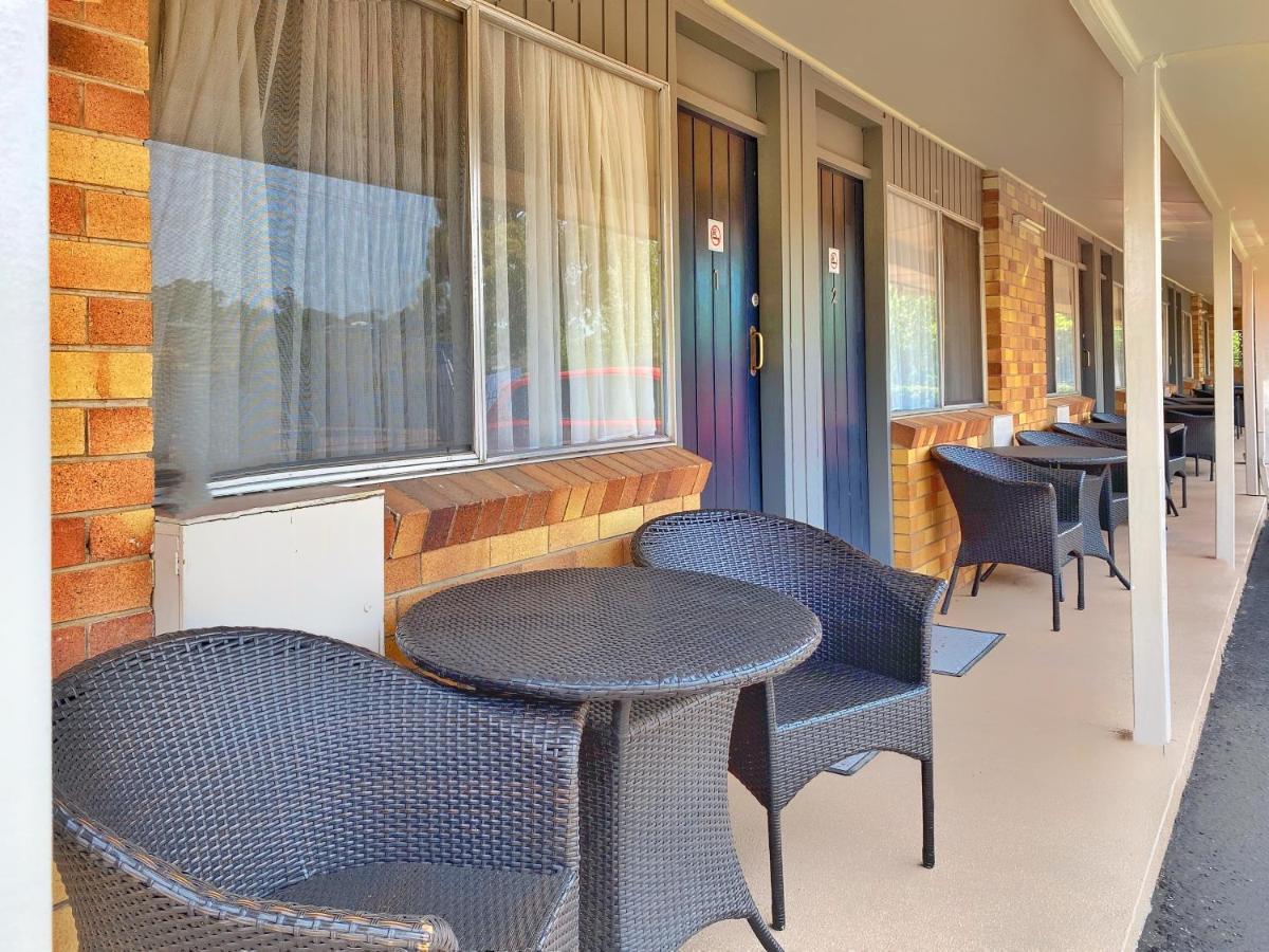 Almond Inn タムワース エクステリア 写真